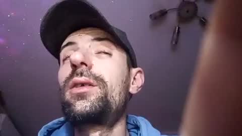 Snapshot of fffjj021 chatting on January 2025 03:15:01 AM Raised in 90s online show from January 2025 03:15:01 AM