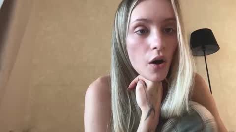 Lisa online show from September 2025 09:32:02 AM