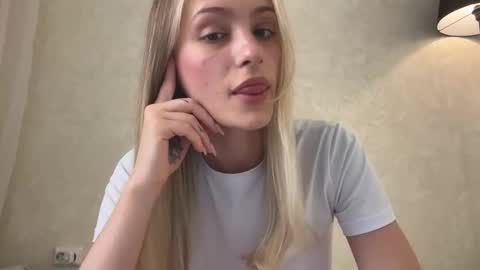 Lisa online show from October 2025 08:23:02 AM