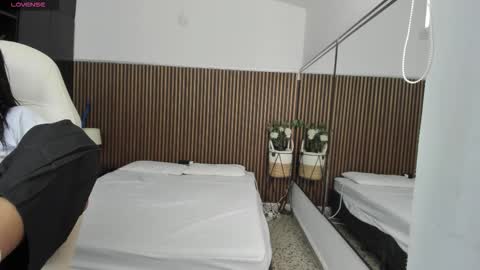 Snapshot of ffreyja_ chatting on October 2025 04:30:02 PM Freyja online show from October 2025 04:30:02 PM