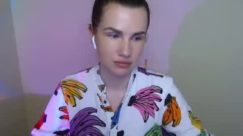 Mia online show from July 2026 10:21:01 AM