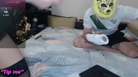 Snapshot of fialka42 chatting on December 2024 08:02:02 PM Alex33 Julia30 online show from December 2024 08:02:02 PM