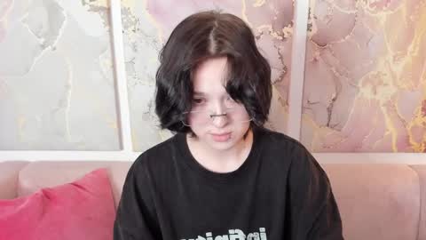 fiamoory online show from April 2026 01:27:02 AM