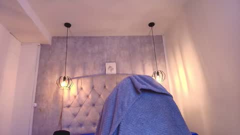 Snapshot of fieramadame chatting on November 2025 12:04:01 PM online show from November 2025 12:04:01 PM