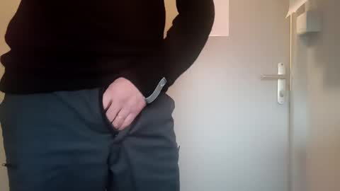 Snapshot of fifi010203 chatting on December 2024 12:02:01 PM fifi010203 online show from December 2024 12:02:01 PM