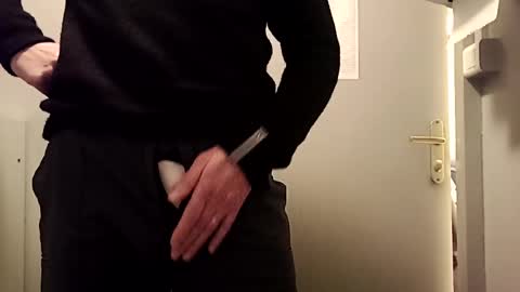 Snapshot of fifi010203 chatting on December 2024 05:51:01 AM fifi010203 online show from December 2024 05:51:01 AM