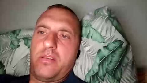 Snapshot of figonik chatting on October 2025 04:54:01 AM Nick online show from October 2025 04:54:01 AM