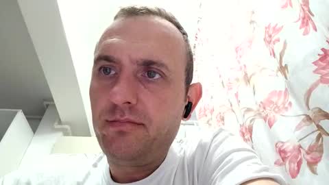 Snapshot of figonik chatting on October 2025 06:06:02 AM Nick online show from October 2025 06:06:02 AM