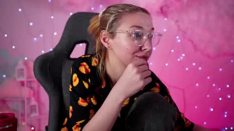 Snapshot of filipinaadams chatting on March 2025 08:22:01 AM cap and Lana  online show from March 2025 08:22:01 AM