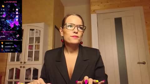 Lady online show from October 2025 10:06:02 PM