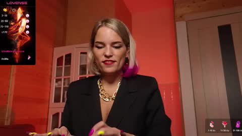 Lady online show from November 2025 04:24:02 AM