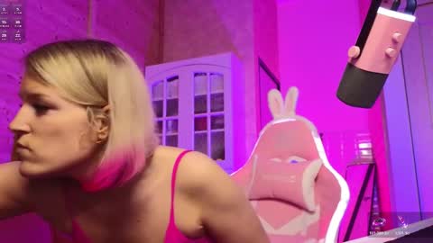 Snapshot of findom_lady_shine chatting on May 2026 05:18:02 PM Lady online show from May 2026 05:18:02 PM