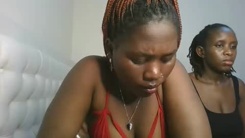 Snapshot of fine_melanie chatting on October 2025 12:45:02 PM melanie online show from October 2025 12:45:02 PM