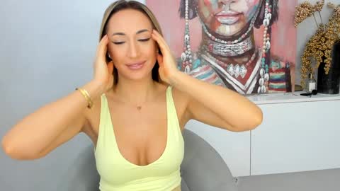 Snapshot of finestchantilly chatting on December 2024 06:05:01 PM FinestChantilly online show from December 2024 06:05:01 PM