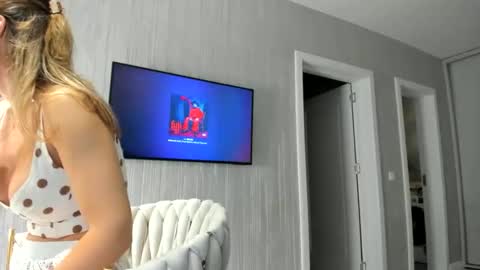 Snapshot of finestchantilly chatting on October 2025 03:18:02 AM FinestChantilly online show from October 2025 03:18:02 AM