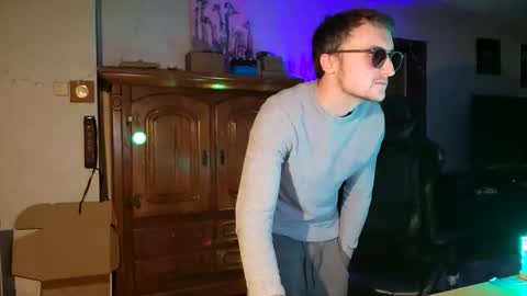 FingerExpert online show from October 2025 07:13:01 PM