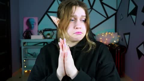 fiora online show from December 2024 08:16:01 AM