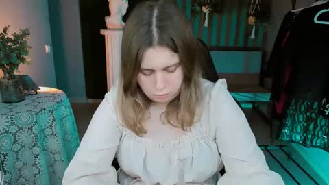 fiora online show from February 2025 12:42:01 PM