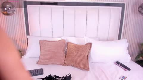 Fiorela online show from April 2026 04:12:01 AM