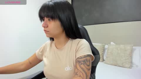 F I O R E L L A  online show from November 2025 02:50:02 AM