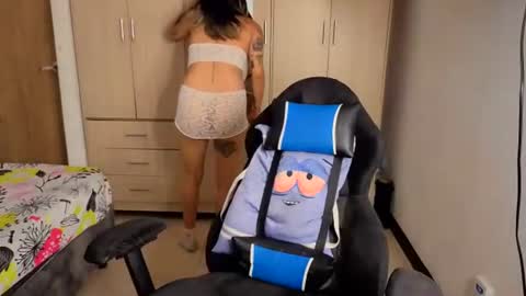 Snapshot of fiorella_up1 chatting on July 2026 01:50:02 PM F I O R E L L A online show from July 2026 01:50:02 PM