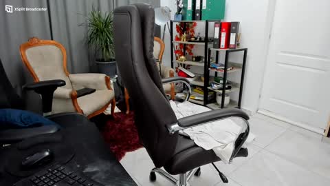 Kallisy online show from December 2024 10:13:01 PM