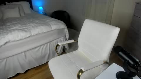 Jamie or Frisky  online show from January 2025 10:24:01 PM