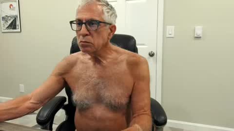 Snapshot of fitman999 chatting on June 2026 01:40:02 AM Jon online show from June 2026 01:40:02 AM