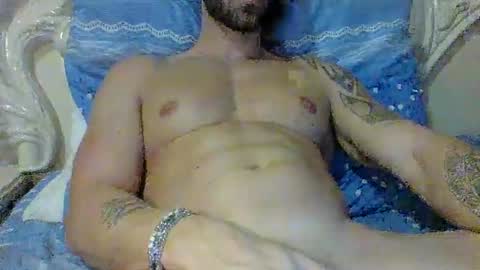 Snapshot of fitness1989 chatting on December 2024 10:28:02 PM fitness1989 online show from December 2024 10:28:02 PM