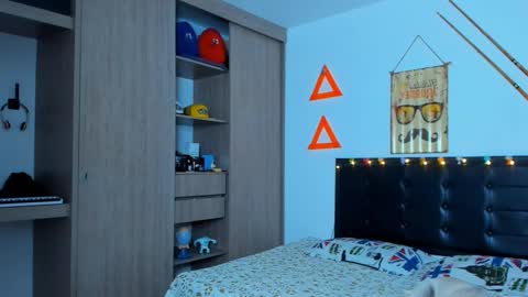 Elias Valencia online show from February 2025 01:11:01 PM