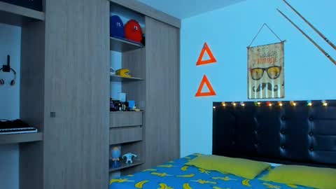 Elias Valencia online show from March 2025 09:11:01 AM