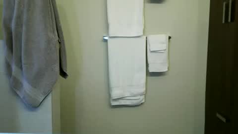 Snapshot of fitonetoo chatting on October 2025 01:00:02 PM fitonetoo online show from October 2025 01:00:02 PM