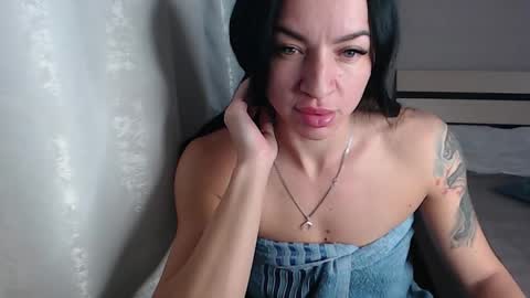 Lizabeth online show from November 2025 09:50:02 PM