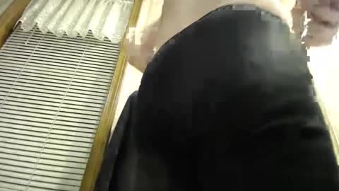 Snapshot of fitshow75 chatting on January 2025 03:06:02 AM  Links in Bio below online show from January 2025 03:06:02 AM