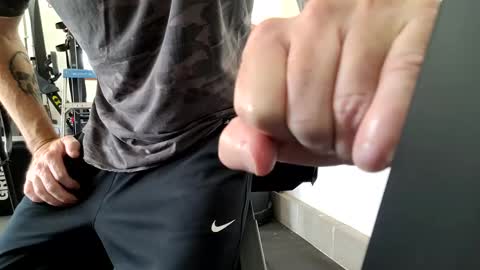 Snapshot of fitshow75 chatting on September 2025 06:33:02 PM  Links in Bio below online show from September 2025 06:33:02 PM