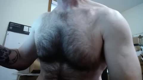 Snapshot of fitshow75 chatting on November 2025 12:40:02 PM  Links in Bio below online show from November 2025 12:40:02 PM