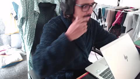 Snapshot of fizz6572 chatting on December 2024 09:30:01 AM fizz6572 online show from December 2024 09:30:01 AM