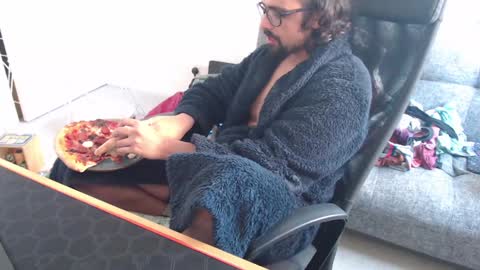 Snapshot of fizz6572 chatting on February 2025 12:57:02 PM fizz6572 online show from February 2025 12:57:02 PM