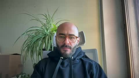 Snapshot of fla85 chatting on December 2024 01:11:02 PM Fla is short for Flavio online show from December 2024 01:11:02 PM