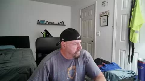 Snapshot of flaguy3233 chatting on January 2025 11:40:01 PM Florida guy online show from January 2025 11:40:01 PM