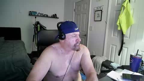 Snapshot of flaguy3233 chatting on February 2025 08:10:01 PM Florida guy online show from February 2025 08:10:01 PM