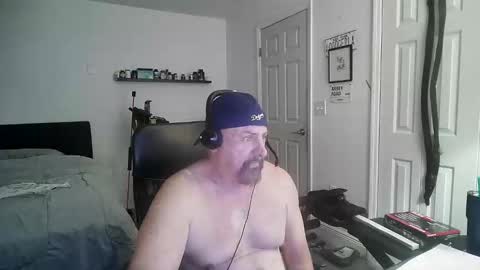 Snapshot of flaguy3233 chatting on November 2025 07:14:02 PM Florida guy online show from November 2025 07:14:02 PM