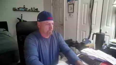 Snapshot of flaguy3233 chatting on January 2026 11:41:02 PM Florida guy online show from January 2026 11:41:02 PM