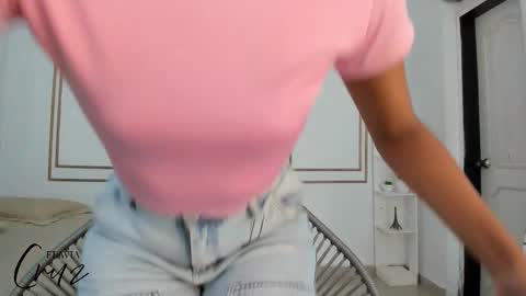 Snapshot of flavia_cruz chatting on September 2025 07:38:01 PM Flavia online show from September 2025 07:38:01 PM