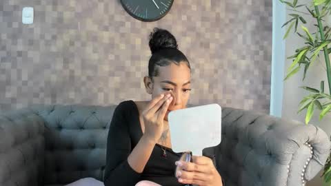 Snapshot of flavia_cruz chatting on October 2025 07:25:01 PM Flavia online show from October 2025 07:25:01 PM