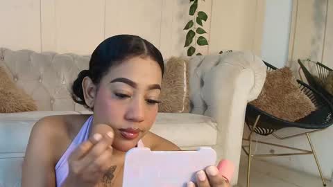 Snapshot of flavia_cruz chatting on December 2025 07:22:01 PM Flavia online show from December 2025 07:22:01 PM