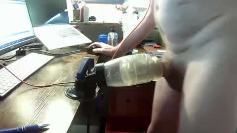 Snapshot of fleshlight4246 chatting on November 2025 02:41:01 PM UK Fleshlight Fucker online show from November 2025 02:41:01 PM