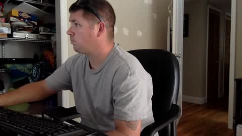 Snapshot of flguy_mike chatting on February 2025 07:31:02 PM FL guy online show from February 2025 07:31:02 PM