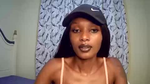 Snapshot of flirtyy_sheery chatting on February 2025 06:40:01 AM sheery online show from February 2025 06:40:01 AM