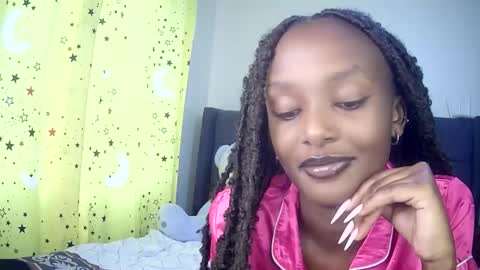 Snapshot of flirtyy_sheery chatting on October 2025 06:33:01 AM sheery online show from October 2025 06:33:01 AM